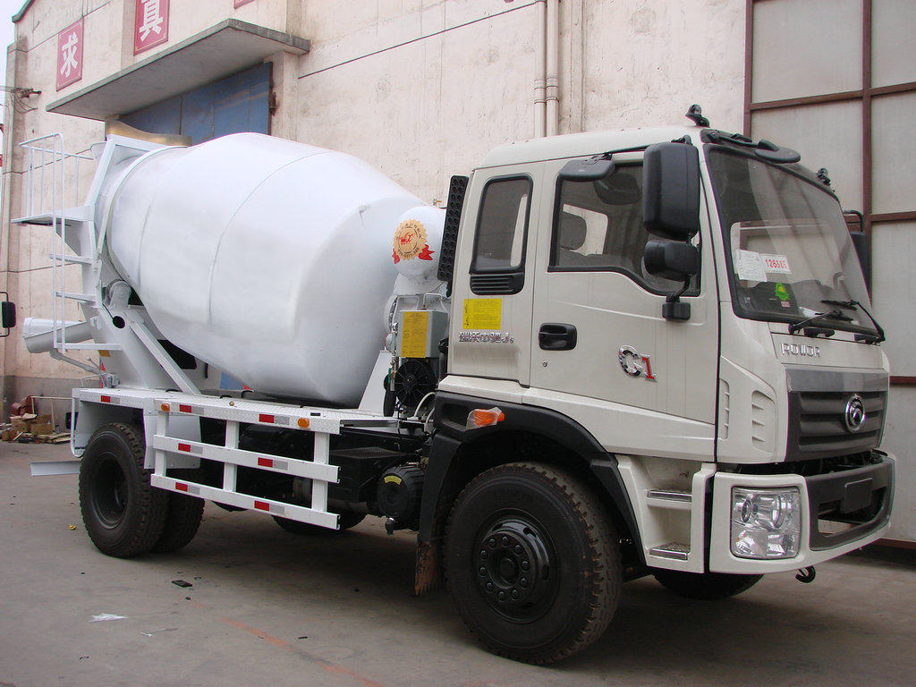 怎么保養(yǎng)混凝土罐車(chē)混凝土攪拌罐車(chē)？